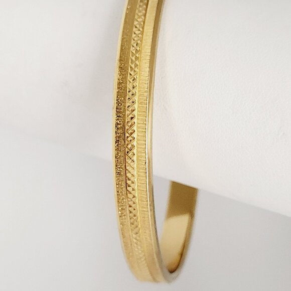 Gold Plated Bangle Bracelet Diamond Cut Design Unsigned 7.5" - Picture 4 of 14